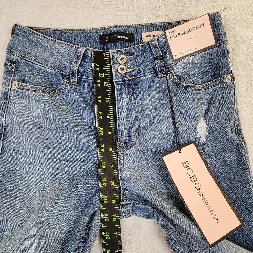 BCBG Generation Mid Rise Bootcut Jeans Womens 5/27 Light Wash Stretch Denim - Picture 10 of 12